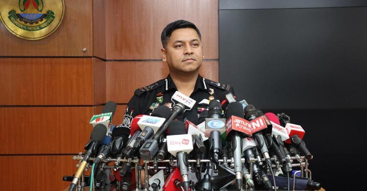 আন্ডারওয়ার্ল্ডের সন্ত্রাসীদের রুখতে কাজ করছে র‌্যাব